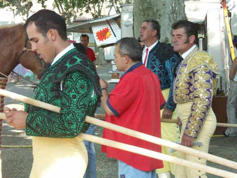2004-07-31_2200_avant_la_corrida.JPG