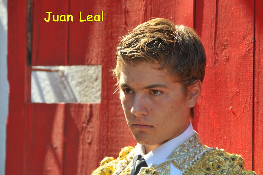 Juan_Leal_DSE_6400.JPG