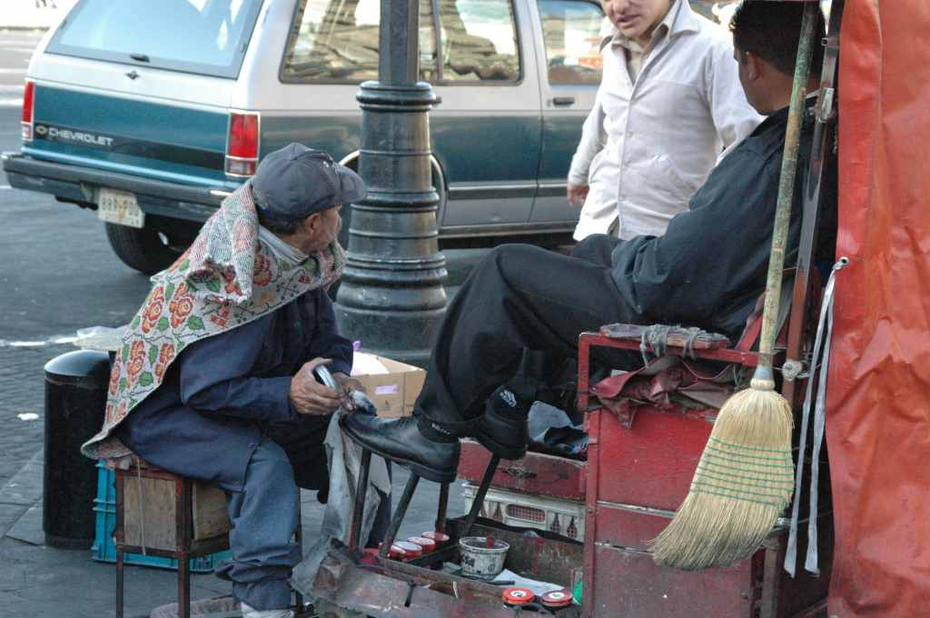 0400_Mexico,_plaza_de_la_constitucion.JPG