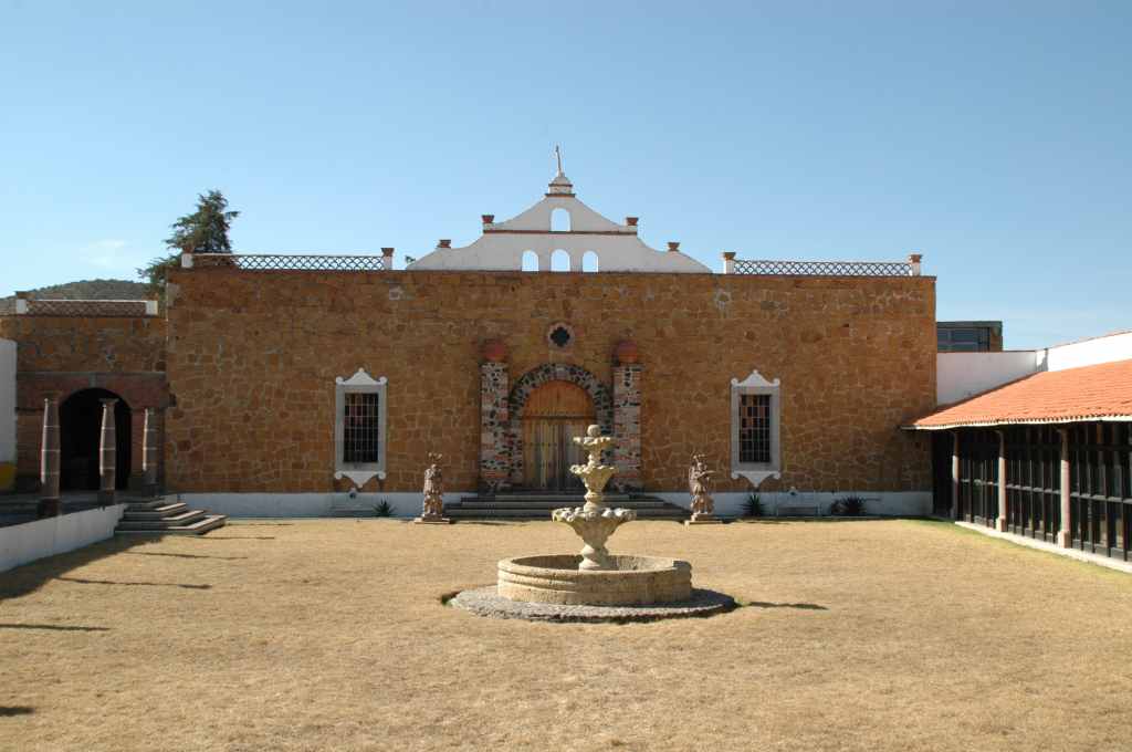 2130_Tlaxcala,_ganaderia_La_Laguna.JPG