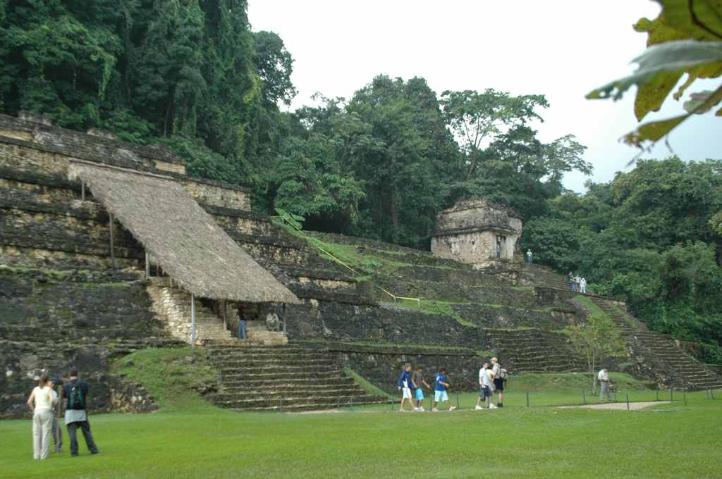 5770_Palenque,_site_Maya.JPG