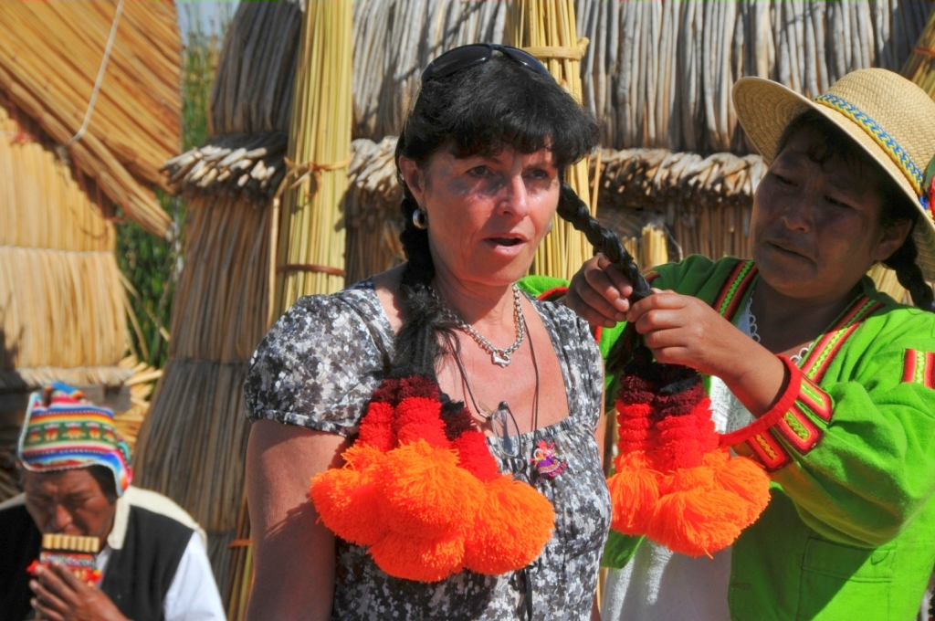 09200_lac_Titicaca,_iles_flottantes_DSE_3275.JPG