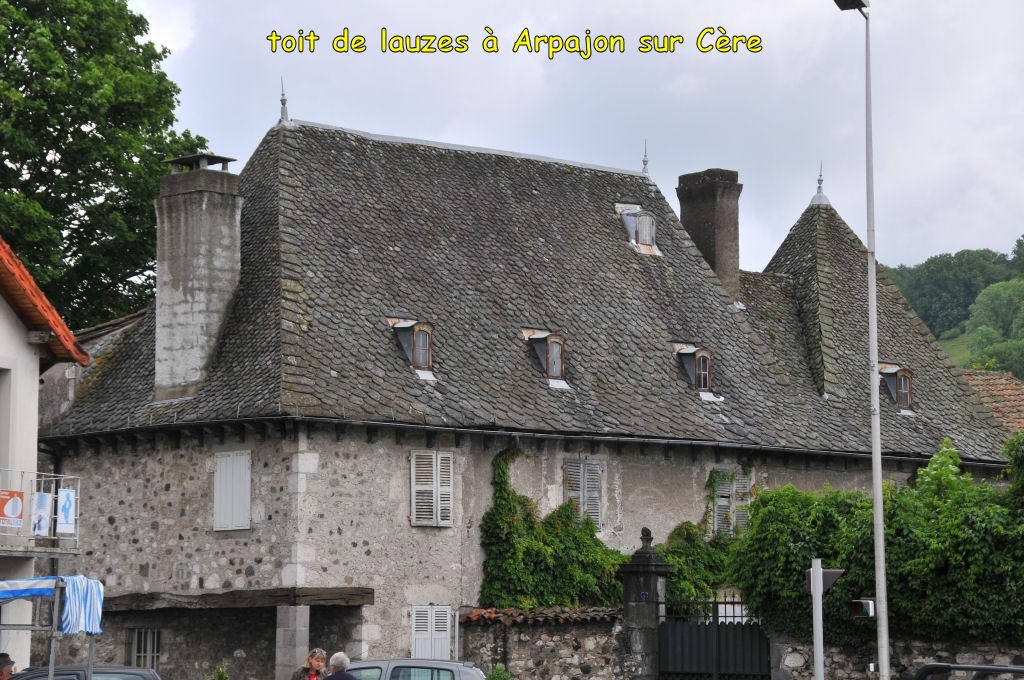0300_toit_de_lauze_a_Arpajon_sur_Cere_DSE_5622.JPG