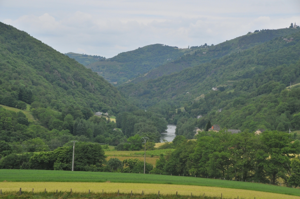 0570_entre_Montsalvy_et_Entraygues_DSE_5652.JPG